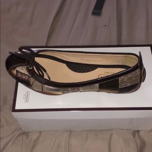 Coach flats